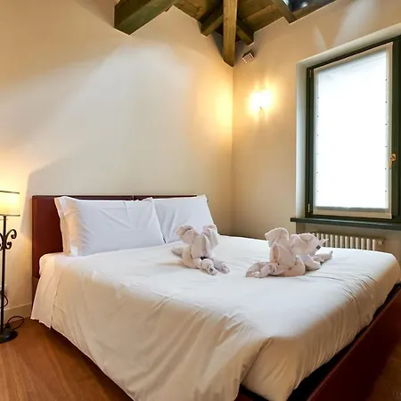 Casa Vacanza Del Barone Via Broseta 13 * Bergamo